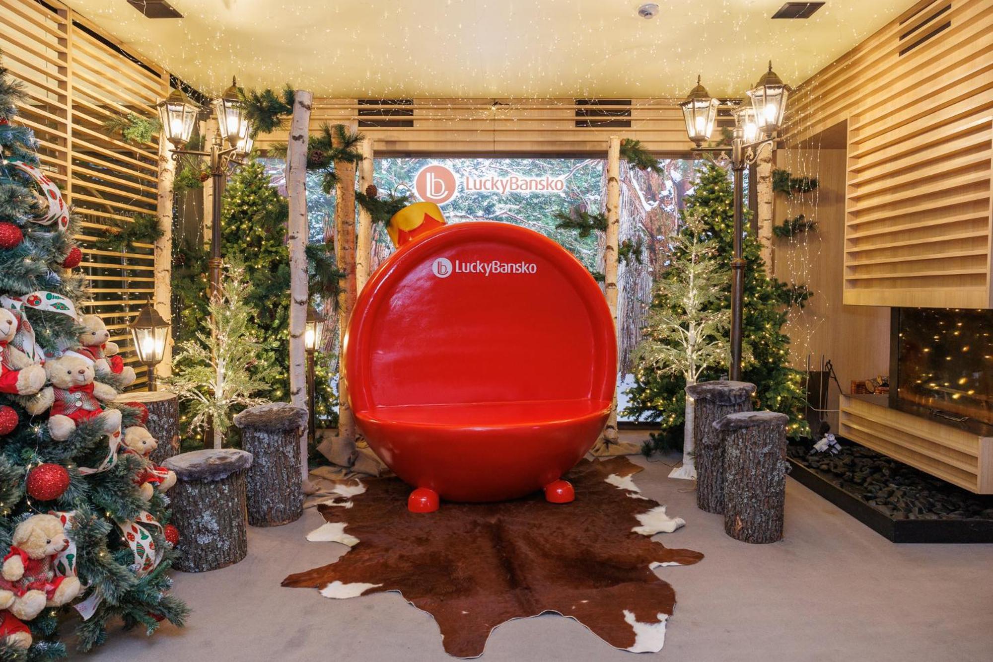 幸运班斯科公寓式酒店Spa及休闲 外观 照片 Santa's chair at the 2013 Christmas Village