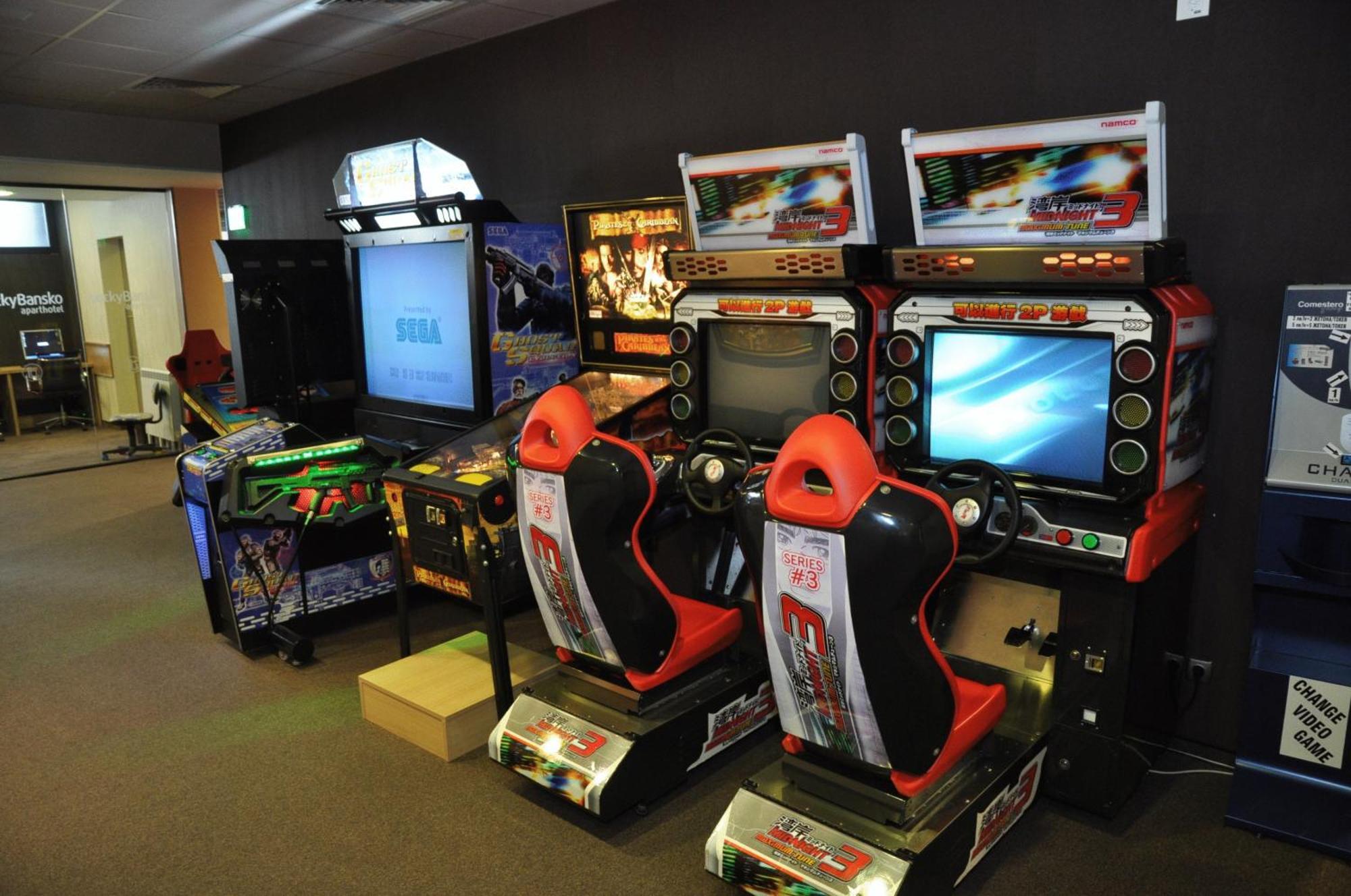 幸运班斯科公寓式酒店Spa及休闲 外观 照片 Arcade racing games
